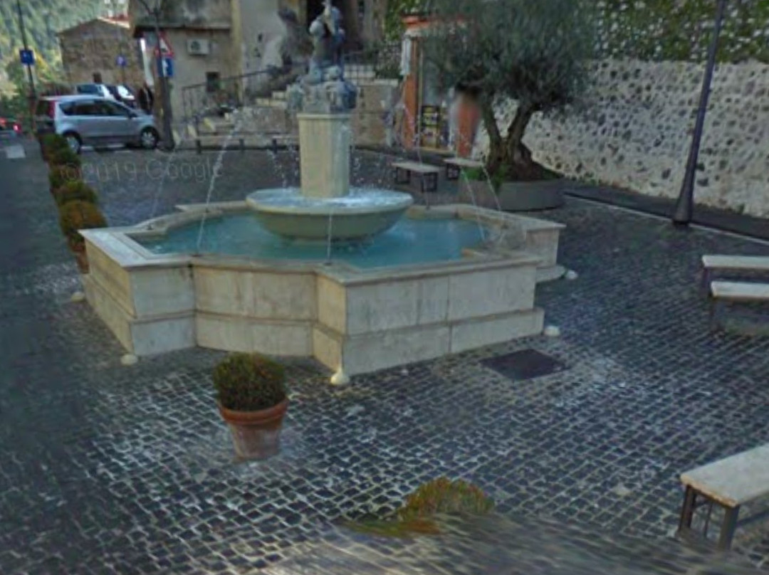 Fontana del Fauno景点图片