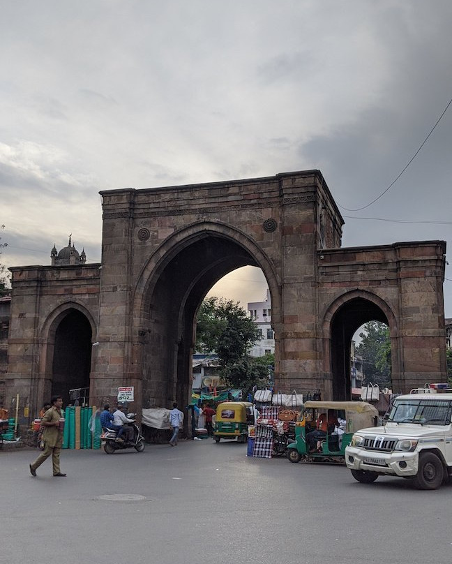 Teen Darwaza景点图片