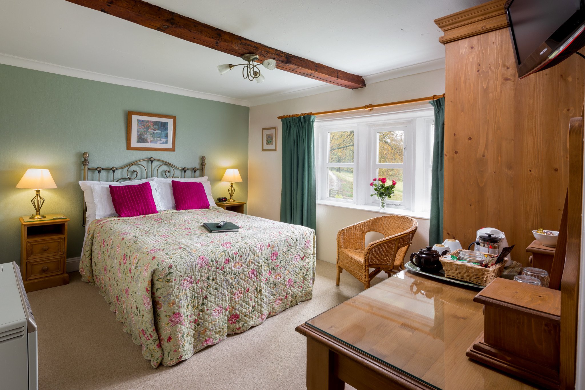 Scaife Hall Farm-官方