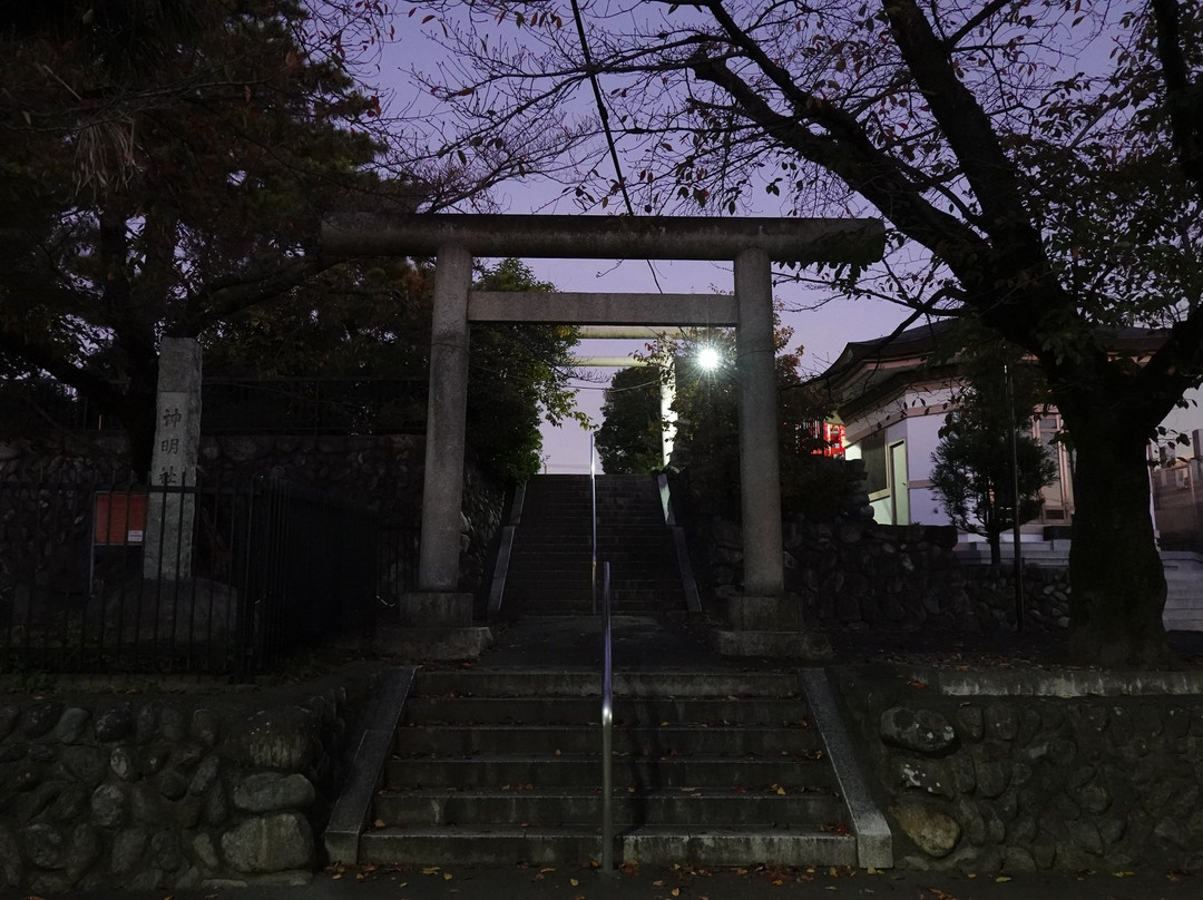 Fussa Shinmeisha Shrine景点图片