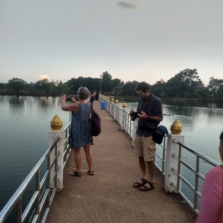 Kyauk Ka Lat Pagoda-帕安必去景点