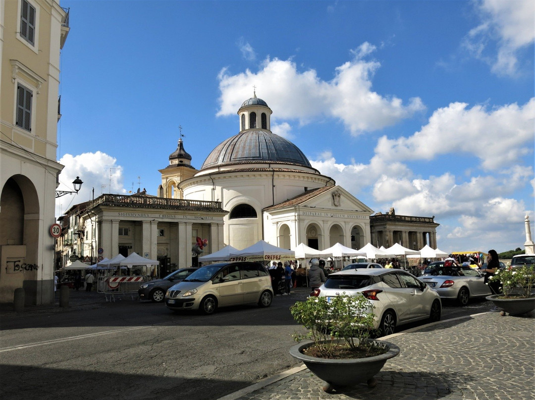 Piazza di Corte-阿里恰必去景点