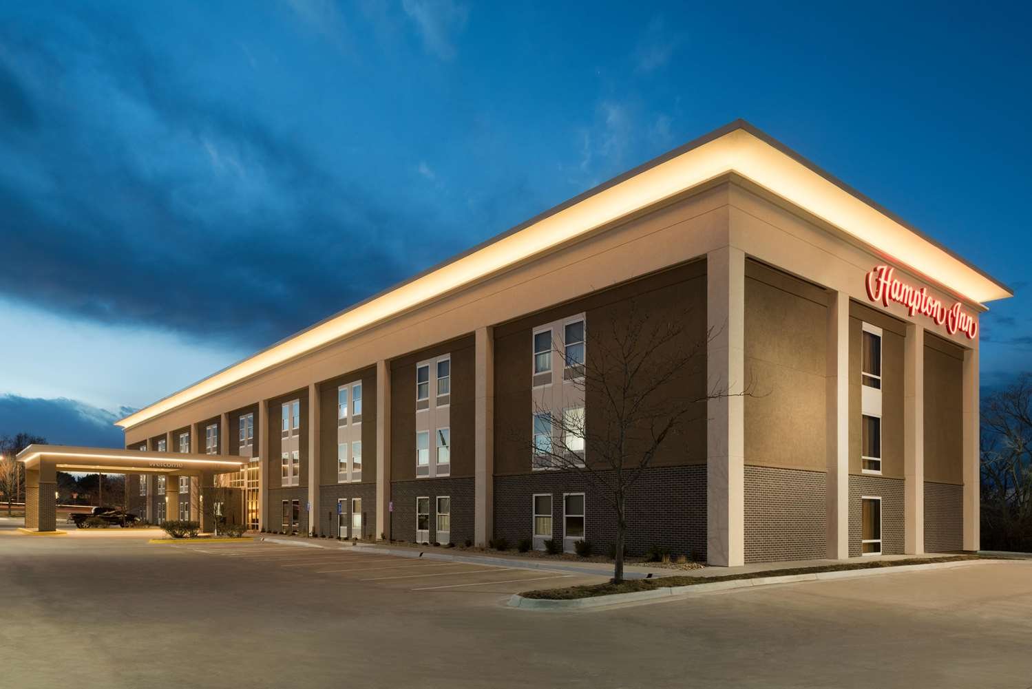 Hampton Inn Lawrence-官方