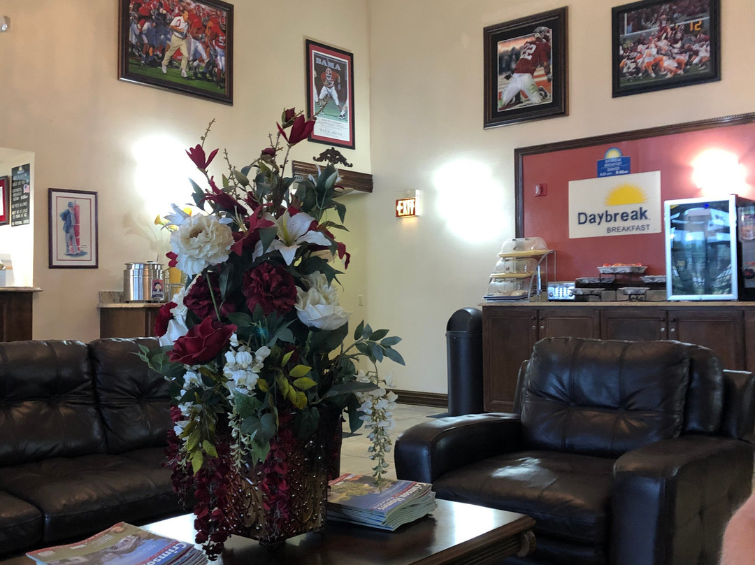 Days Inn & Suites by Wyndham Tuscaloosa - Univ. Of Alabama主图