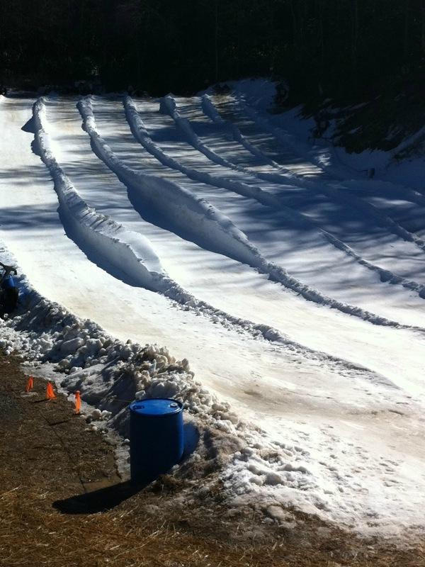 Jonas Ridge Snow Tubing景点图片