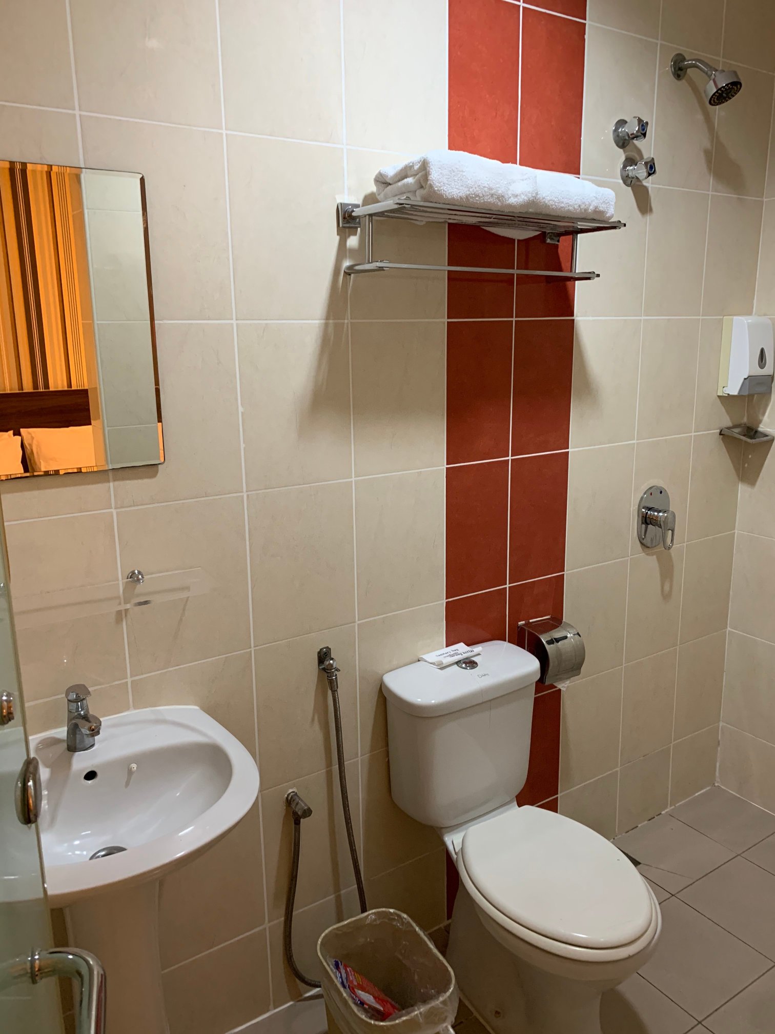 中环满意酒店-浴室