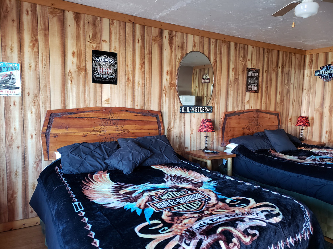 Crescent Moon Motel主图