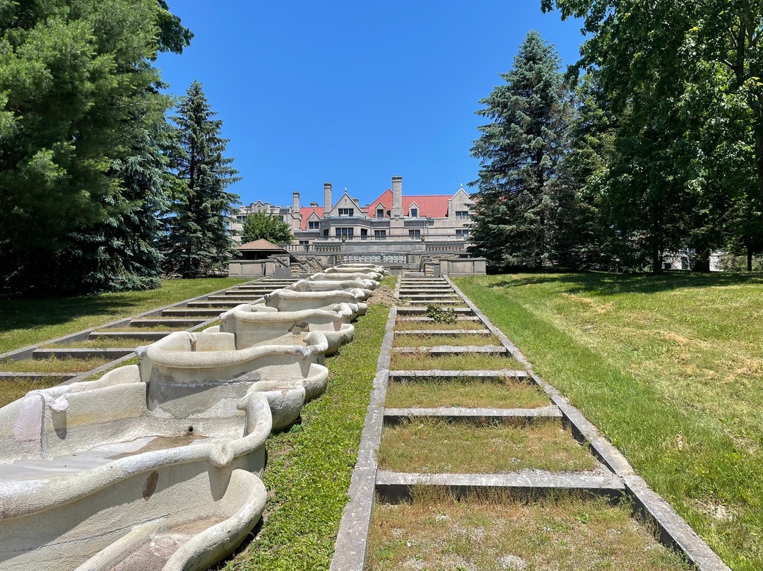 Shrines & Sunken Gardens At Mount Assisi景点图片