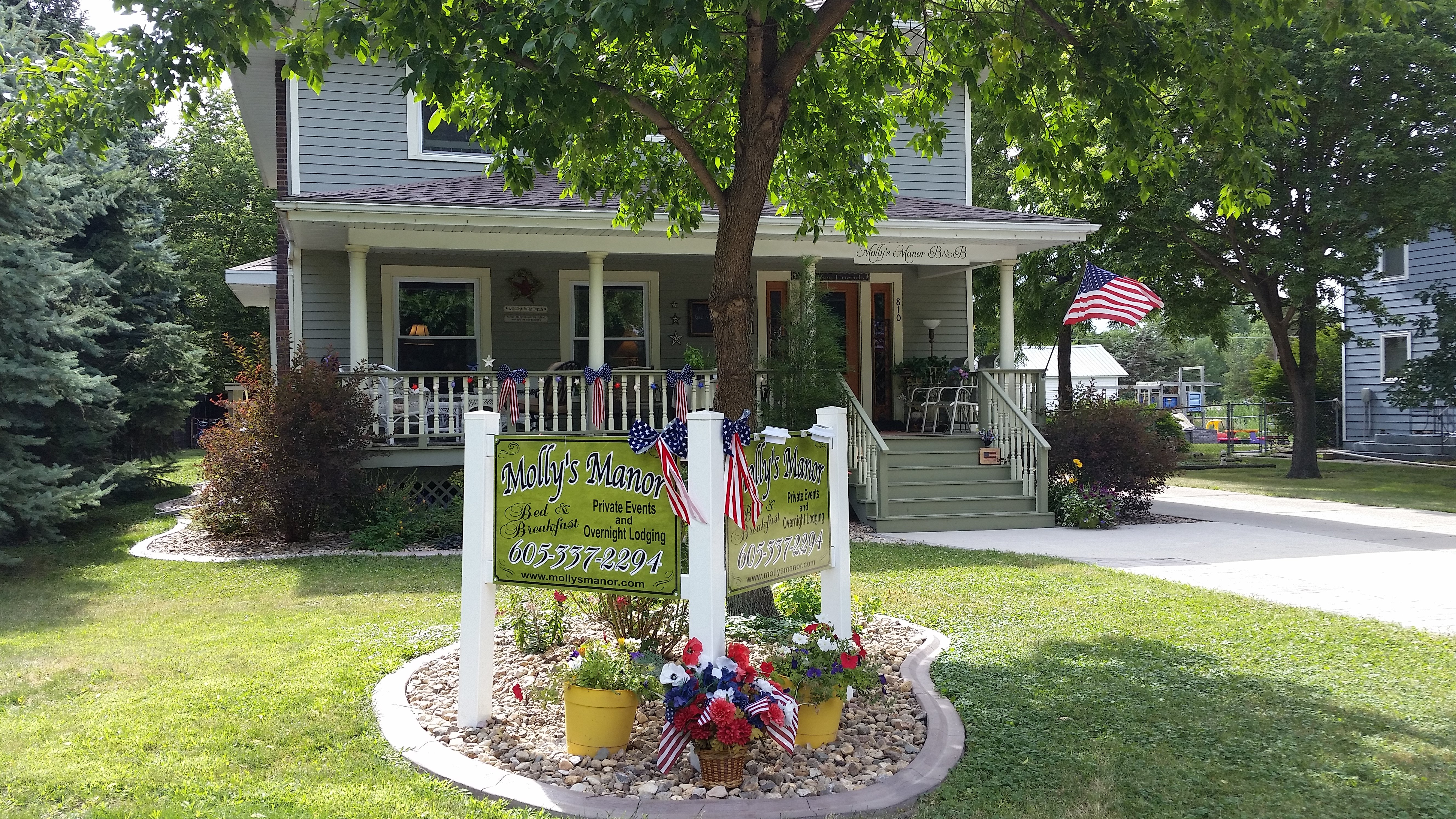Molly's Manor B&B-官方