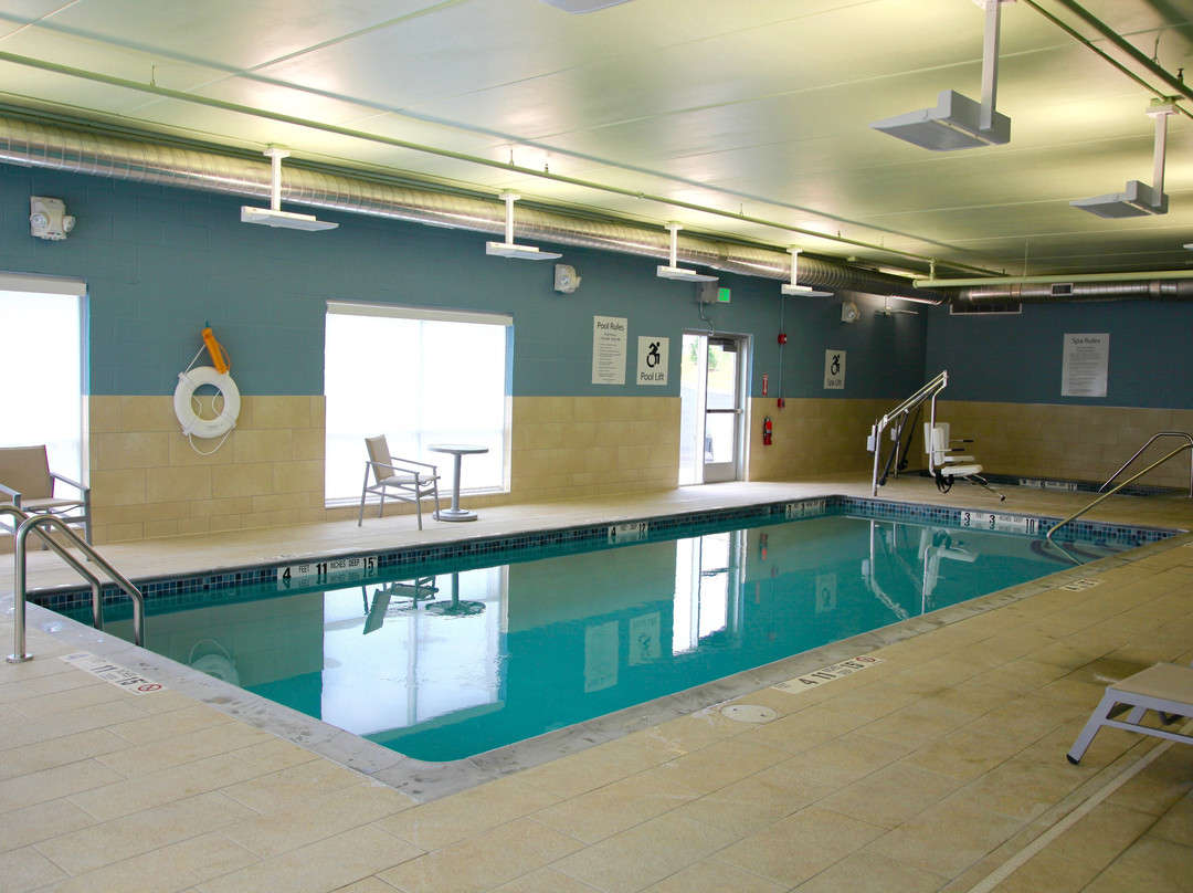 Holiday Inn Express & Suites Oswego By IHG主图