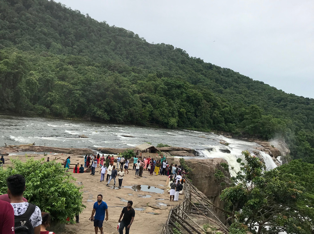 Athirappilly Falls景点图片