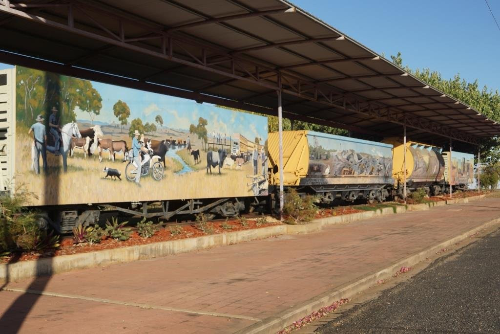 Railway Station and Murals-Clermont必去景点