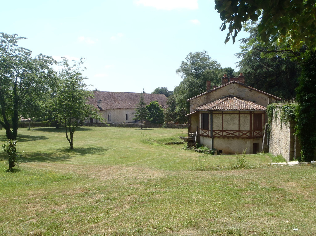 Abbaye Notre Dame de Nanteuil景点图片