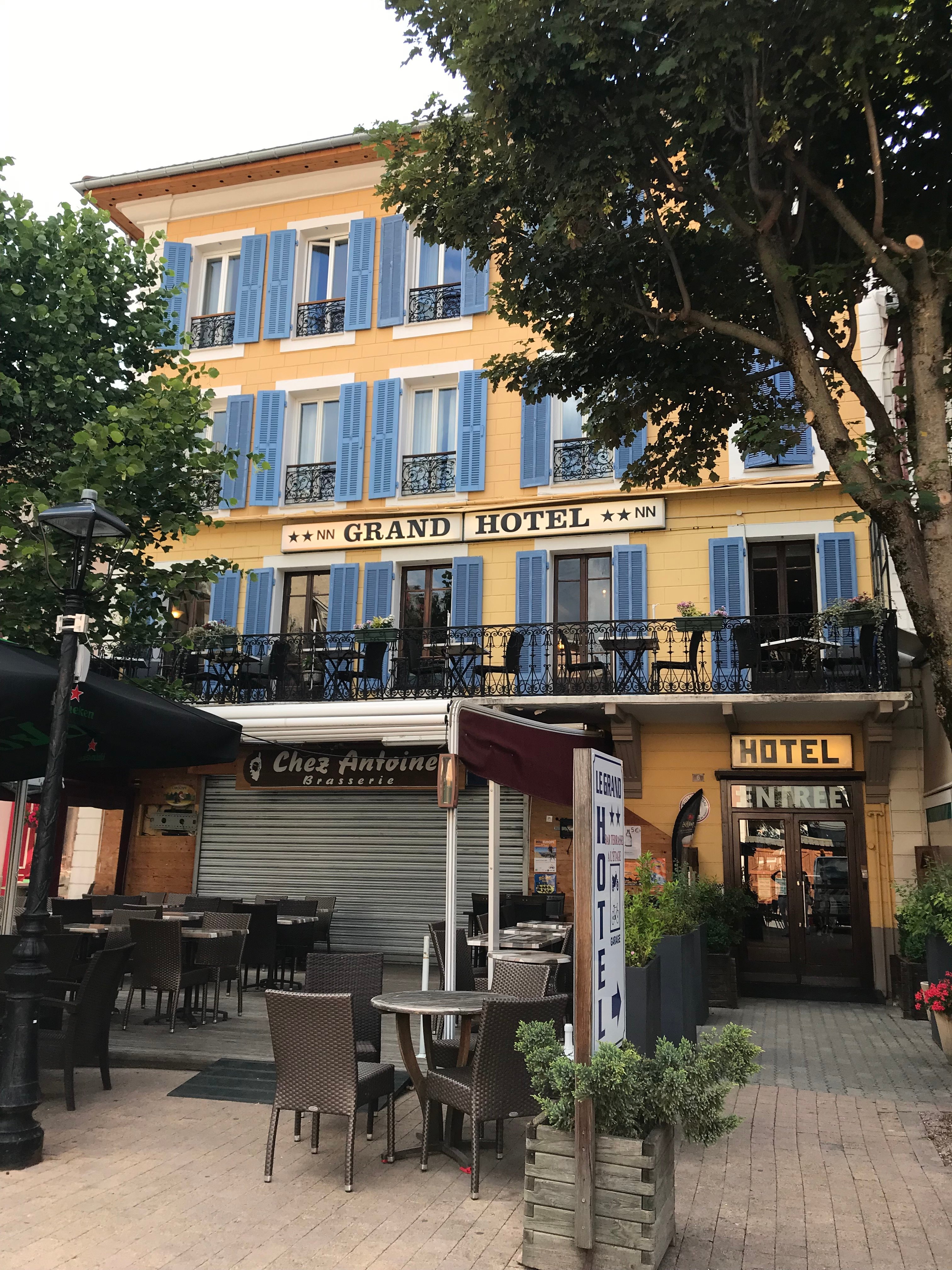 Le Grand Hotel Barcelonnette-浴室