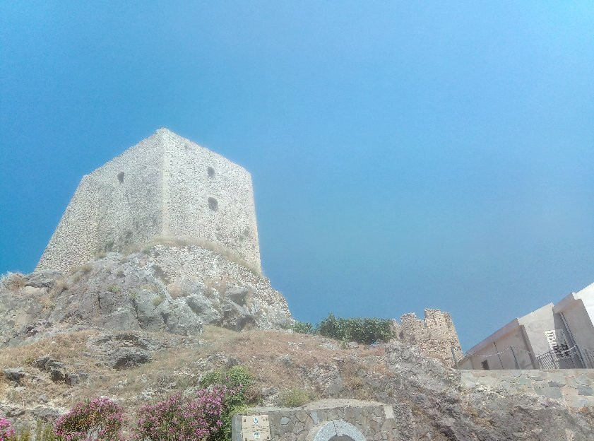 Castello dei Conti d'Aquino景点图片
