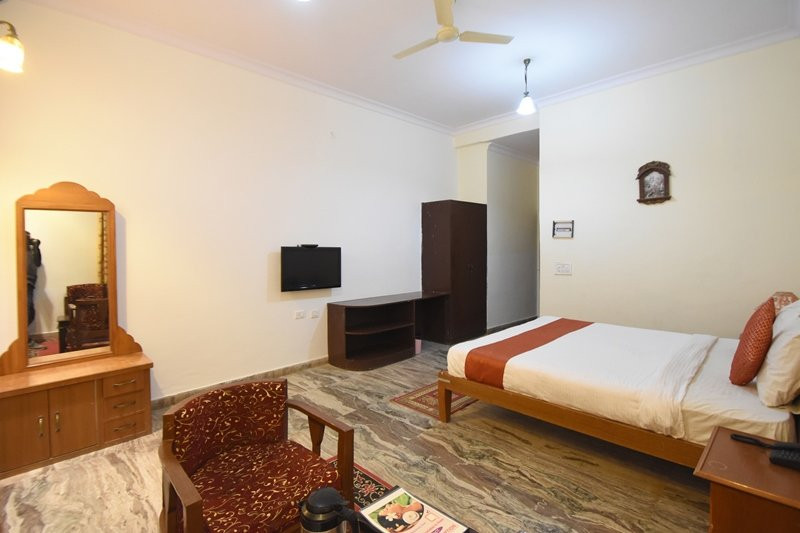 萨蒂扬宫酒店主图