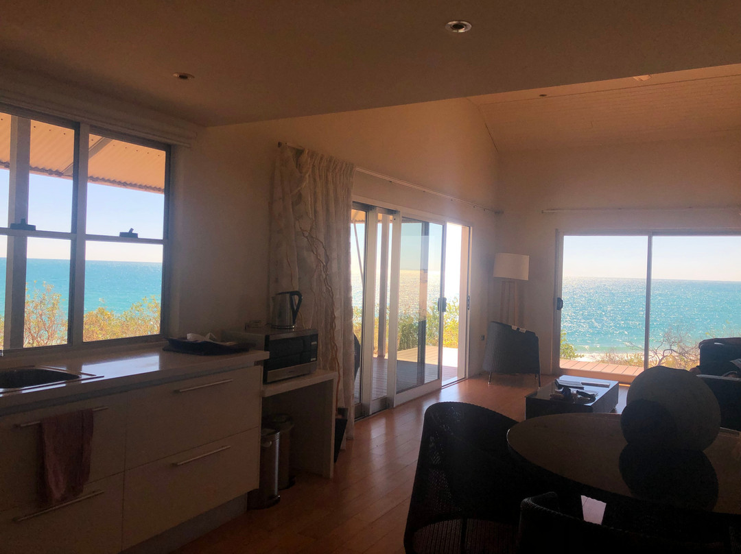 Eco Beach Resort主图