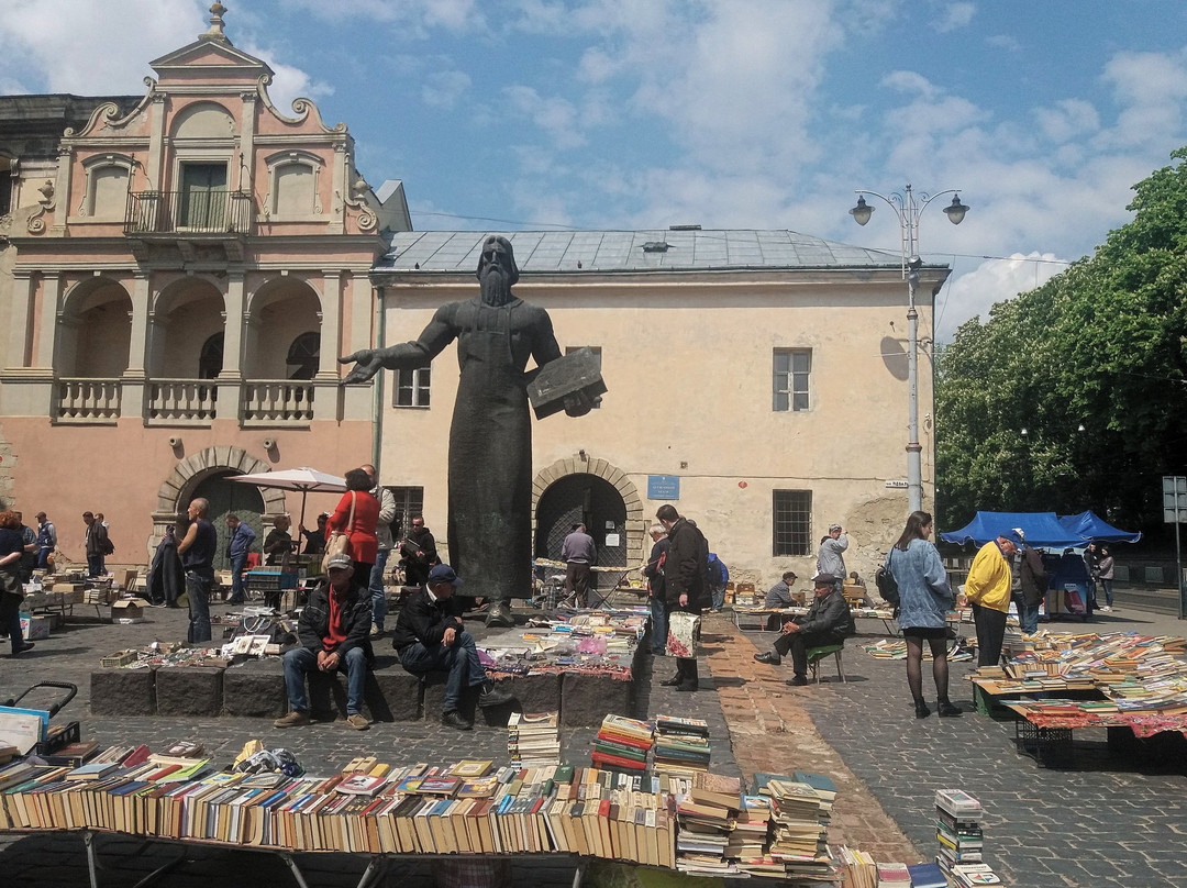 Murovane旅游景点-Rare Books Flea Market