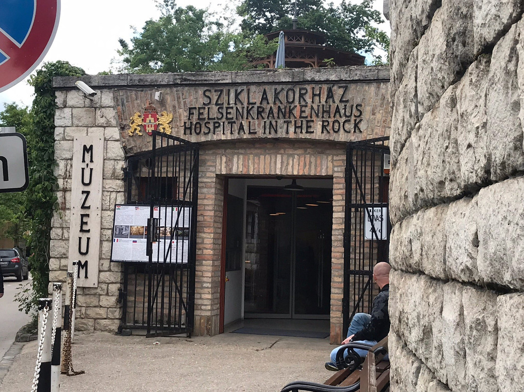 岩石核地堡博物馆战地医院景点图片