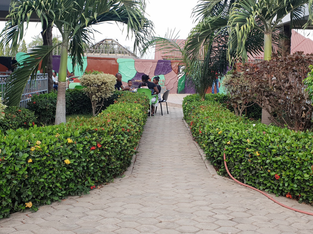 Sawla酒店住宿-Pelican Hotel