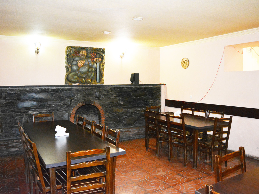 Hotel In The Middle of City主图