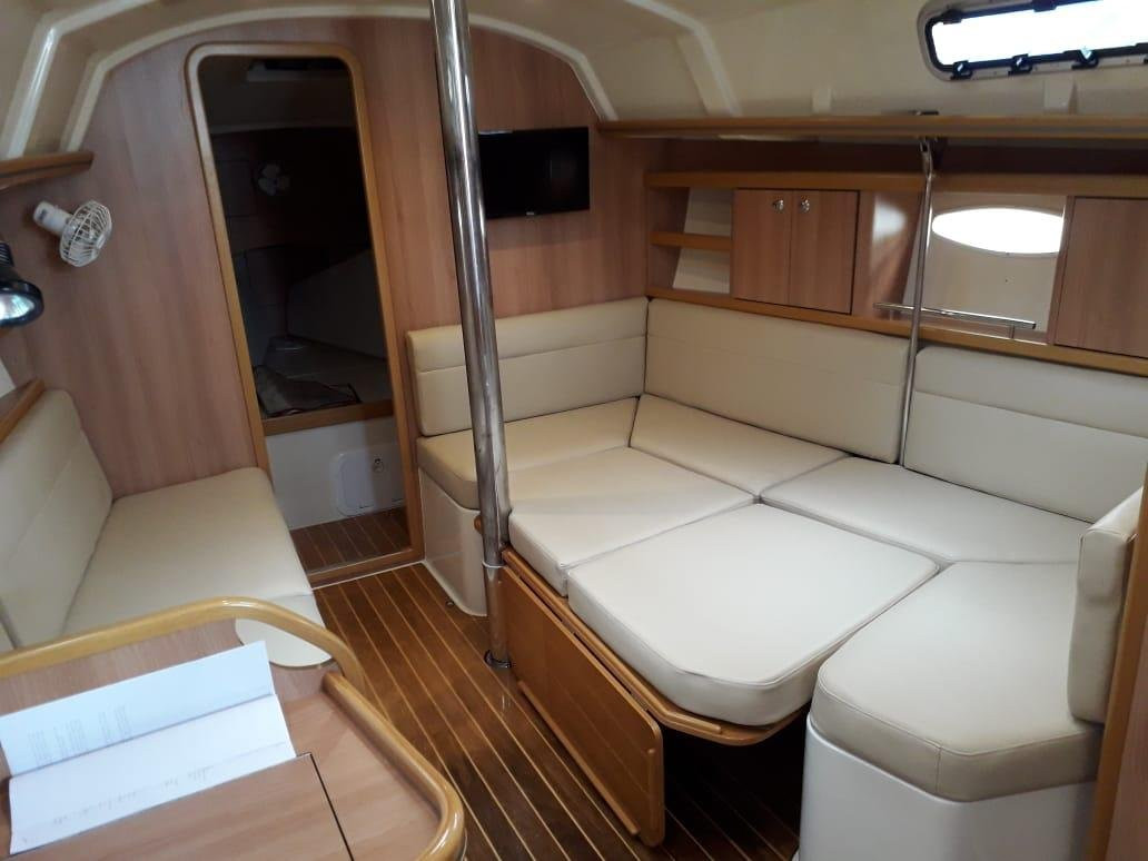 Delta Yacht Charter景点图片