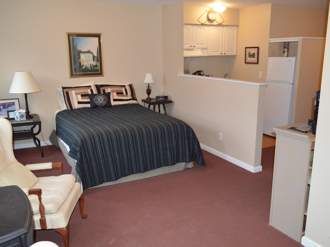 Canal Side Inn主图