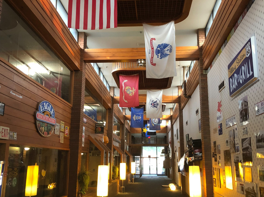 Route 66 Hotel And Conference Center主图