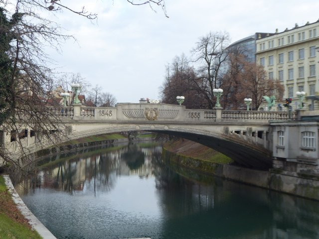 飞龙桥（Zmajski Most）景点图片
