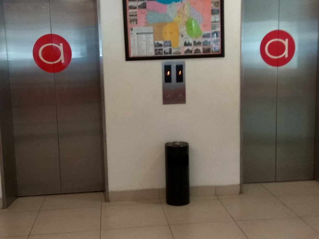 三宝垄爱玛瑞丝青年酒店主图