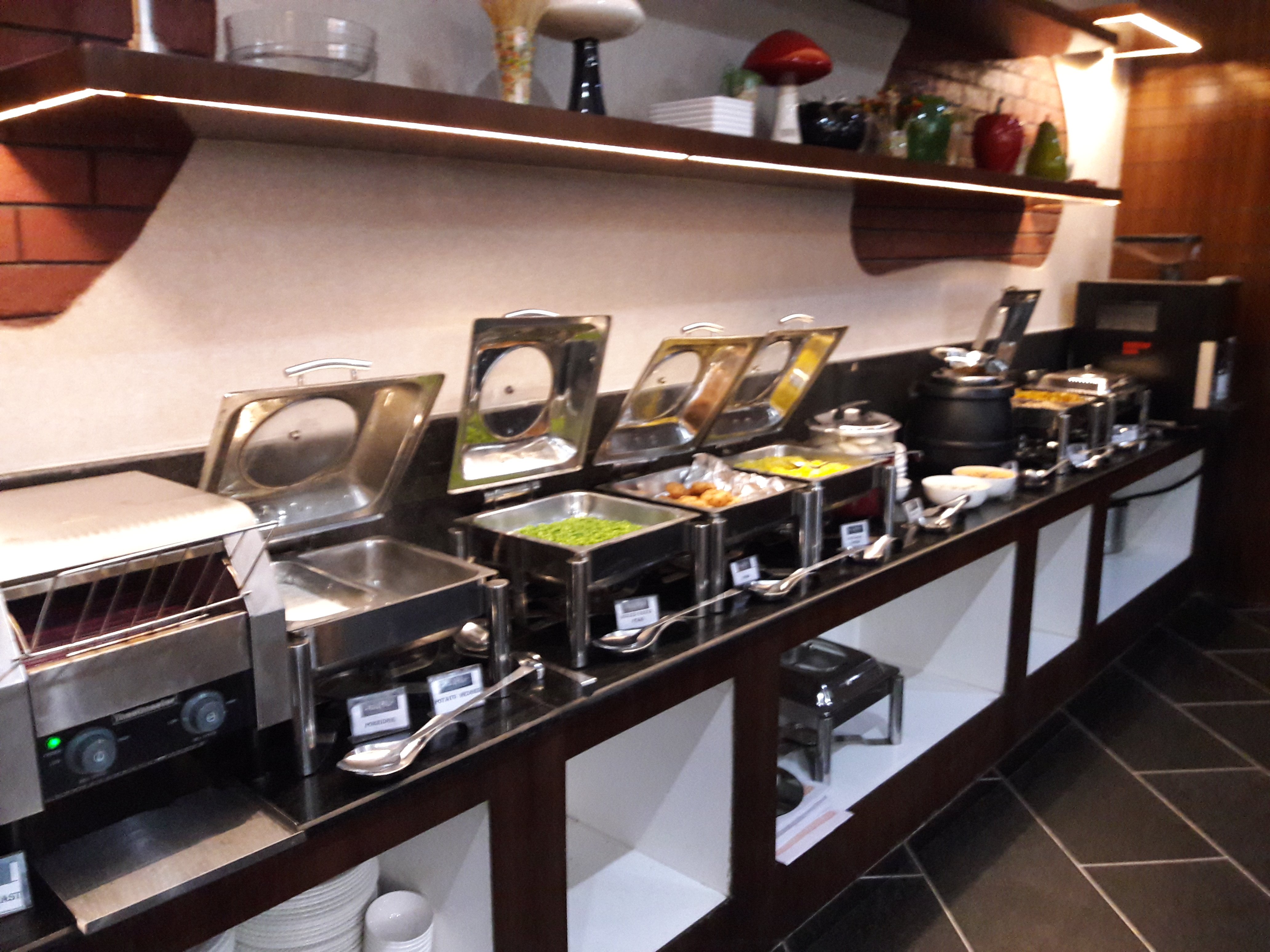 Mango Hotels Prangan - Bhubaneshwar-餐饮