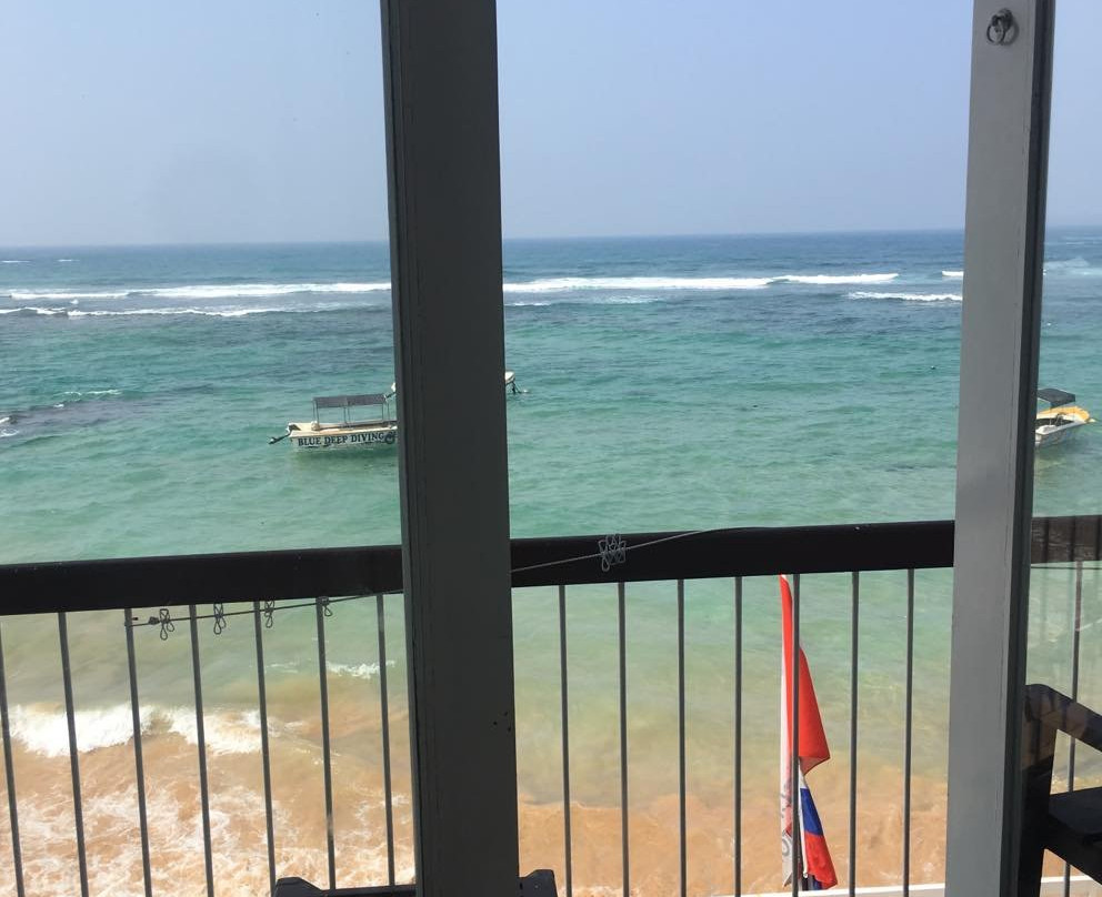 阿马亚礁石酒店主图