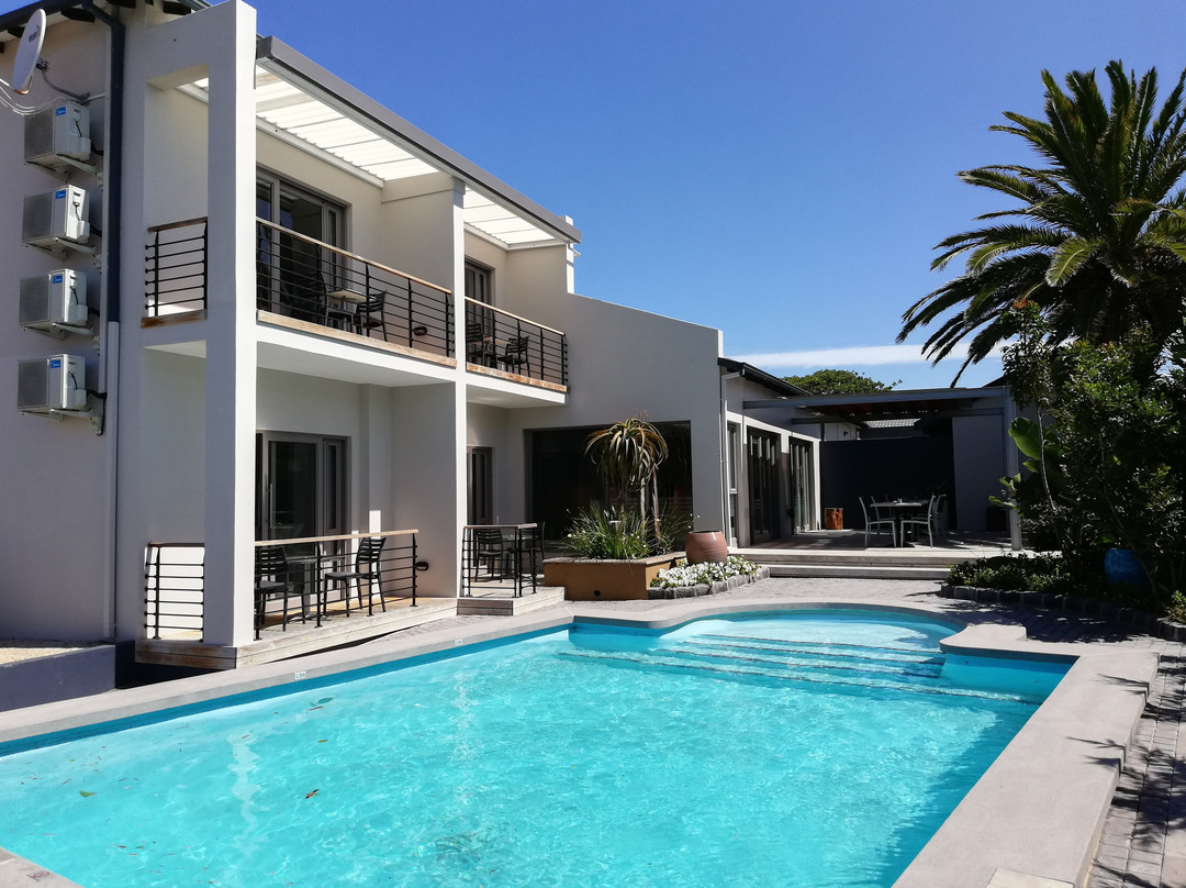 Ocean Bay Guest House主图