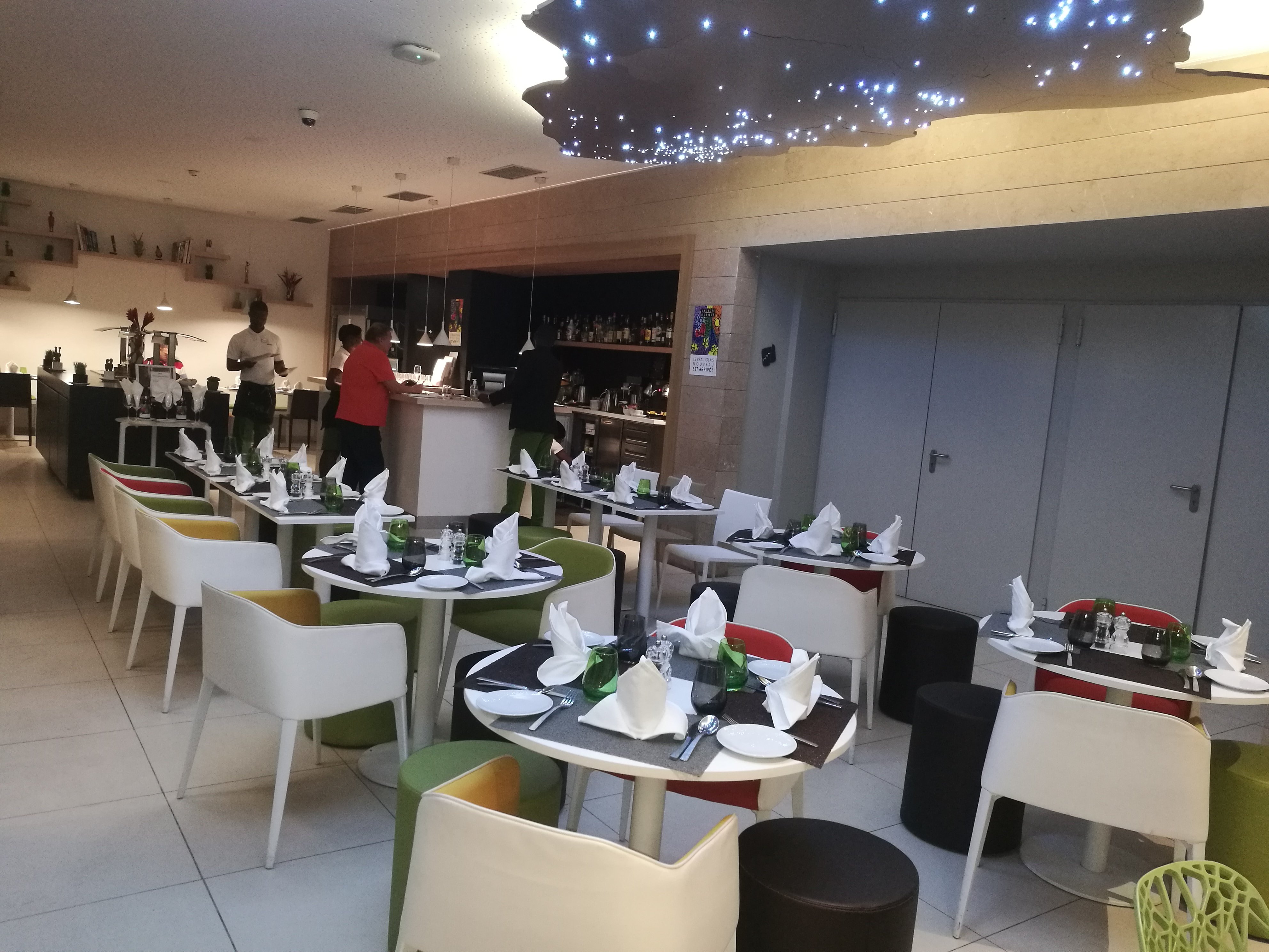 Seen Hotel Abidjan Plateau-餐饮