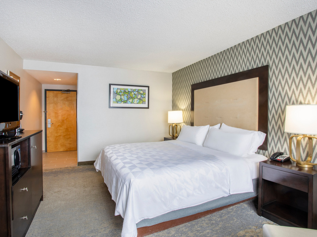 Holiday Inn & Suites Parsippany Fairfield By IHG主图