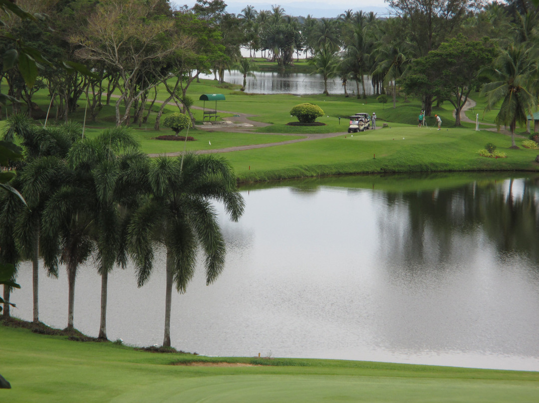 Pantai Mentiri Golf Club-斯里巴加湾必去景点