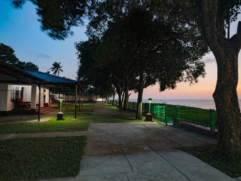 ILLIKKALAM Lakeside Cottages主图