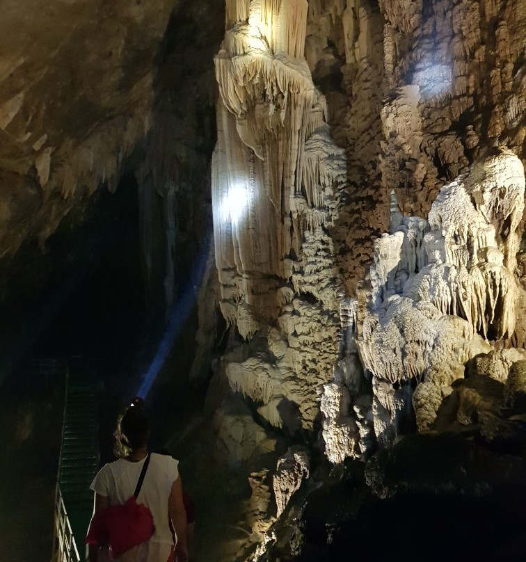 Lung Khuy Cave景点图片