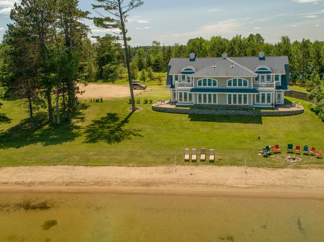 Bluewater Lodge主图