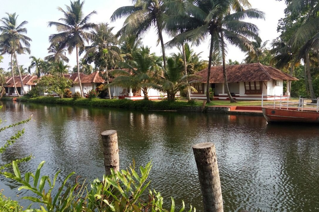 椰壳乡村湖度假村主图