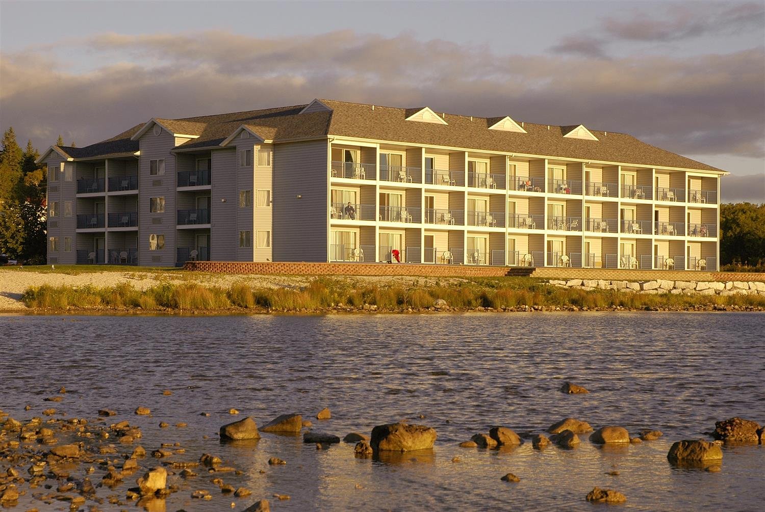 Best Western Harbour Pointe Lakefront-官方