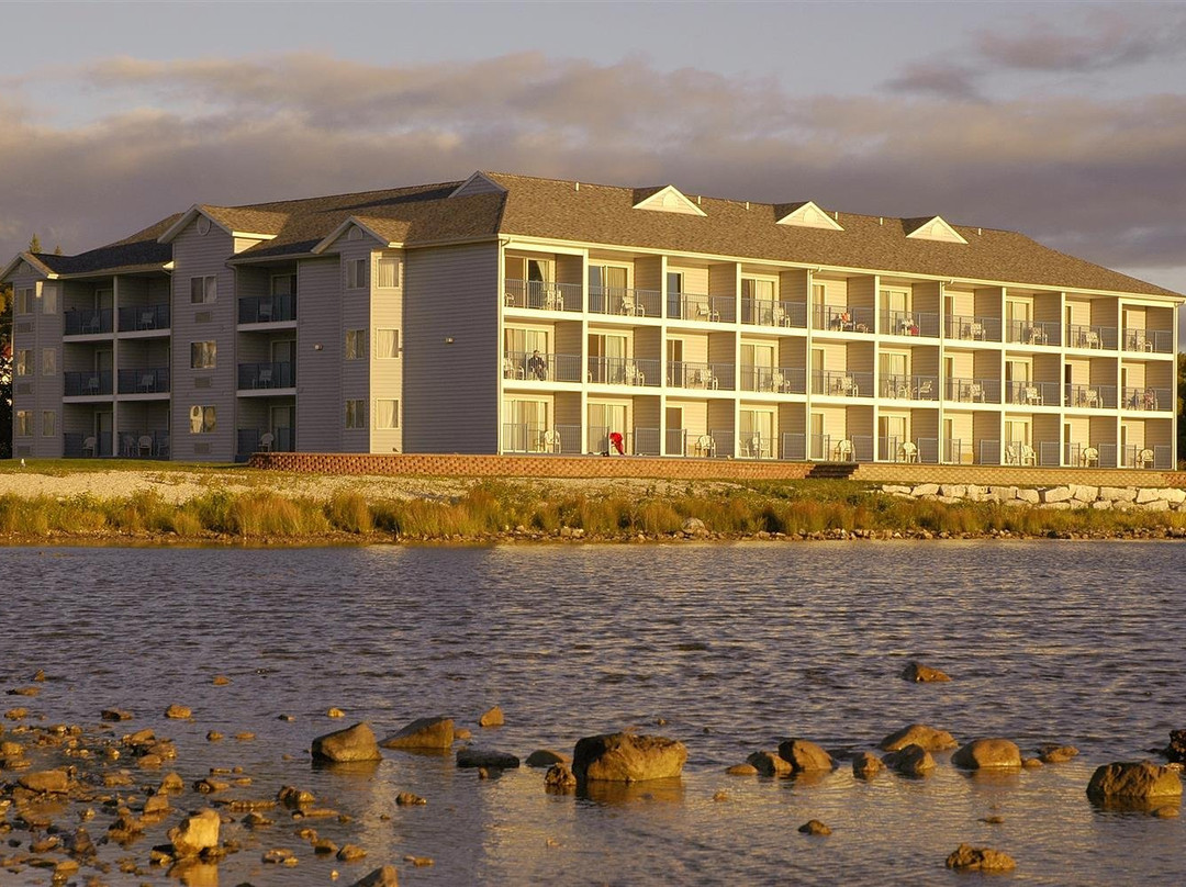 Best Western Harbour Pointe Lakefront主图