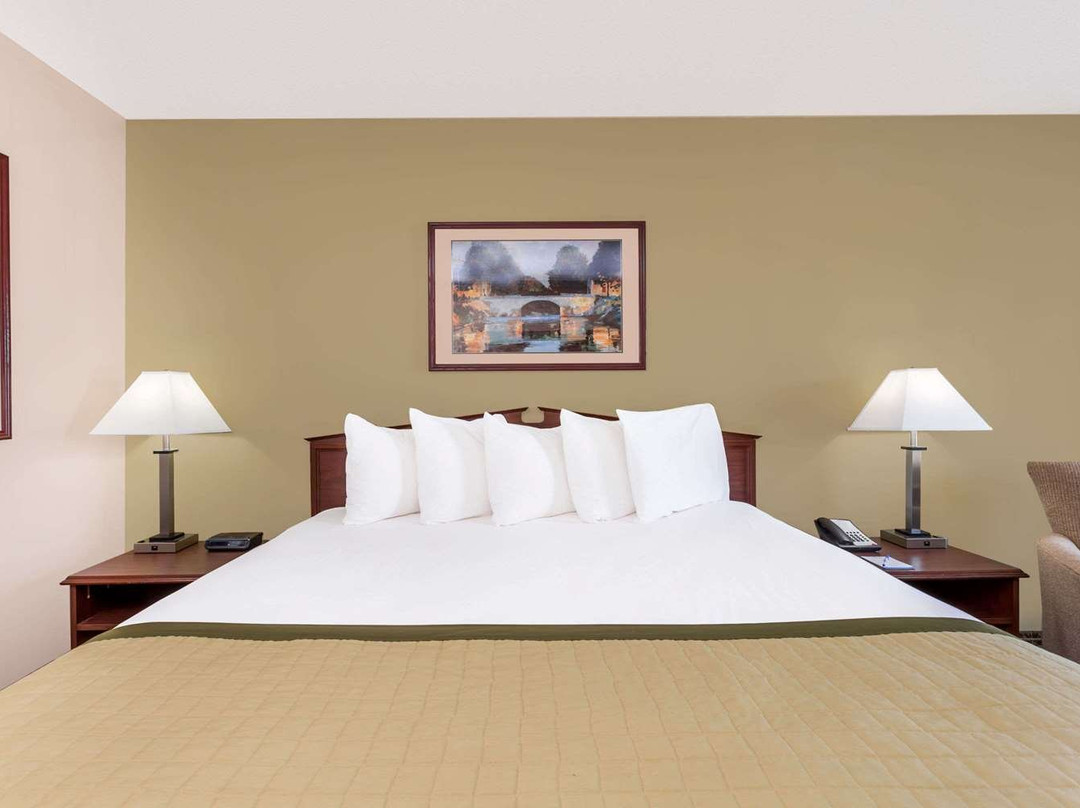 Baymont by Wyndham Albany at Albany Mall主图