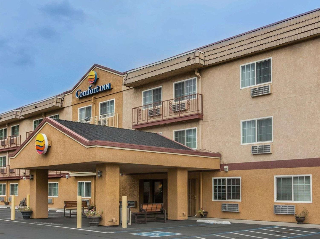 伊雷卡康福特茵酒店主图