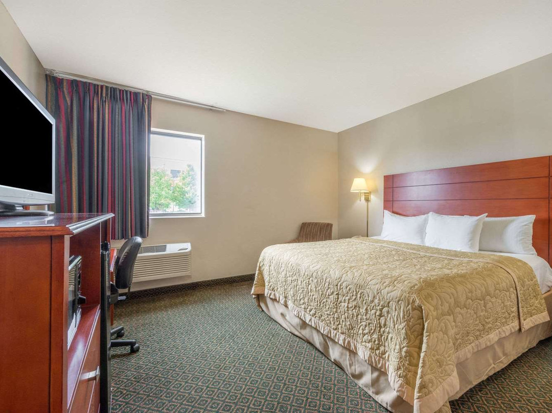 Super 8 by Wyndham St Charles主图