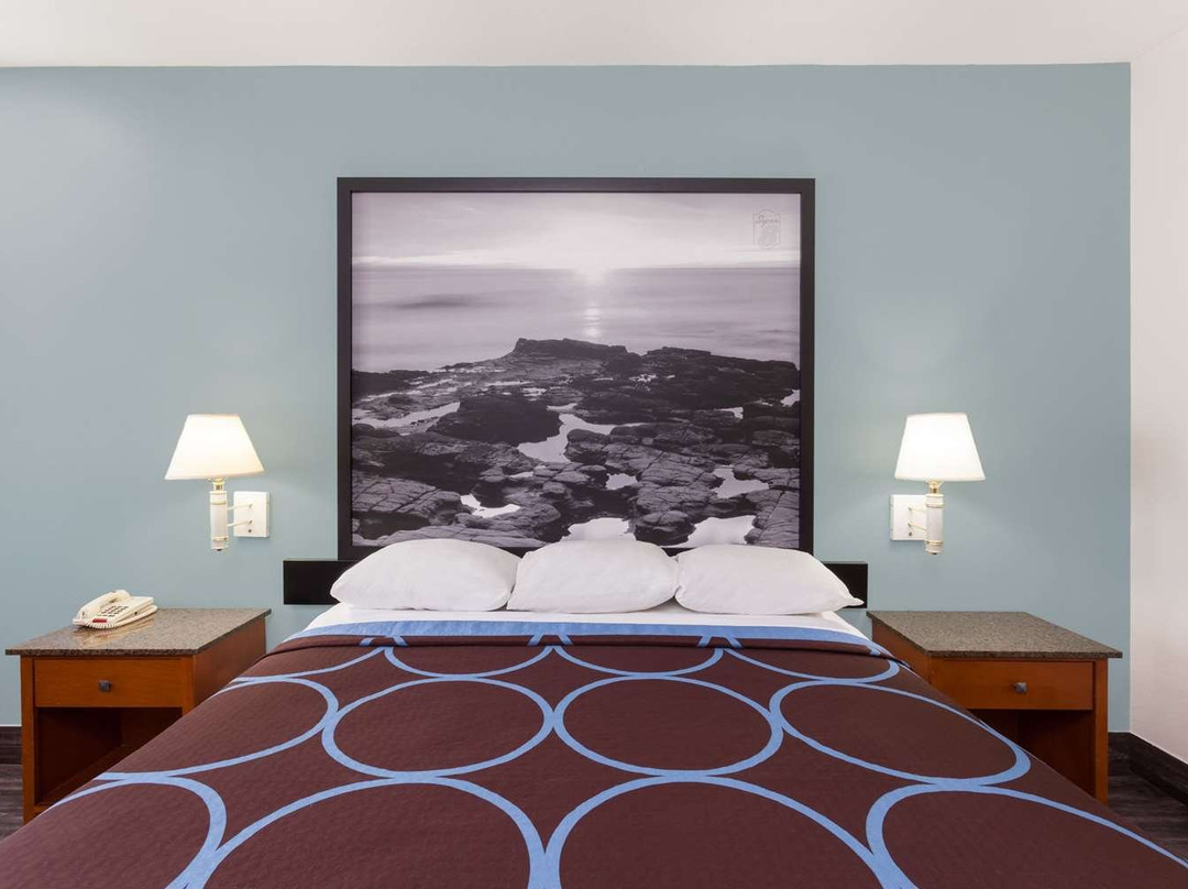 Super 8 by Wyndham El Cajon CA主图