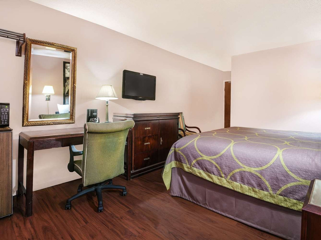 Super 8 by Wyndham San Antonio/I-35 North主图