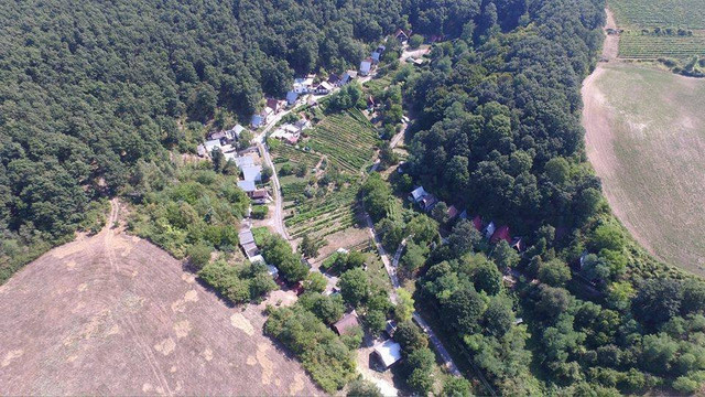 Vinarstvo Zwinery-Zelovce必去景点