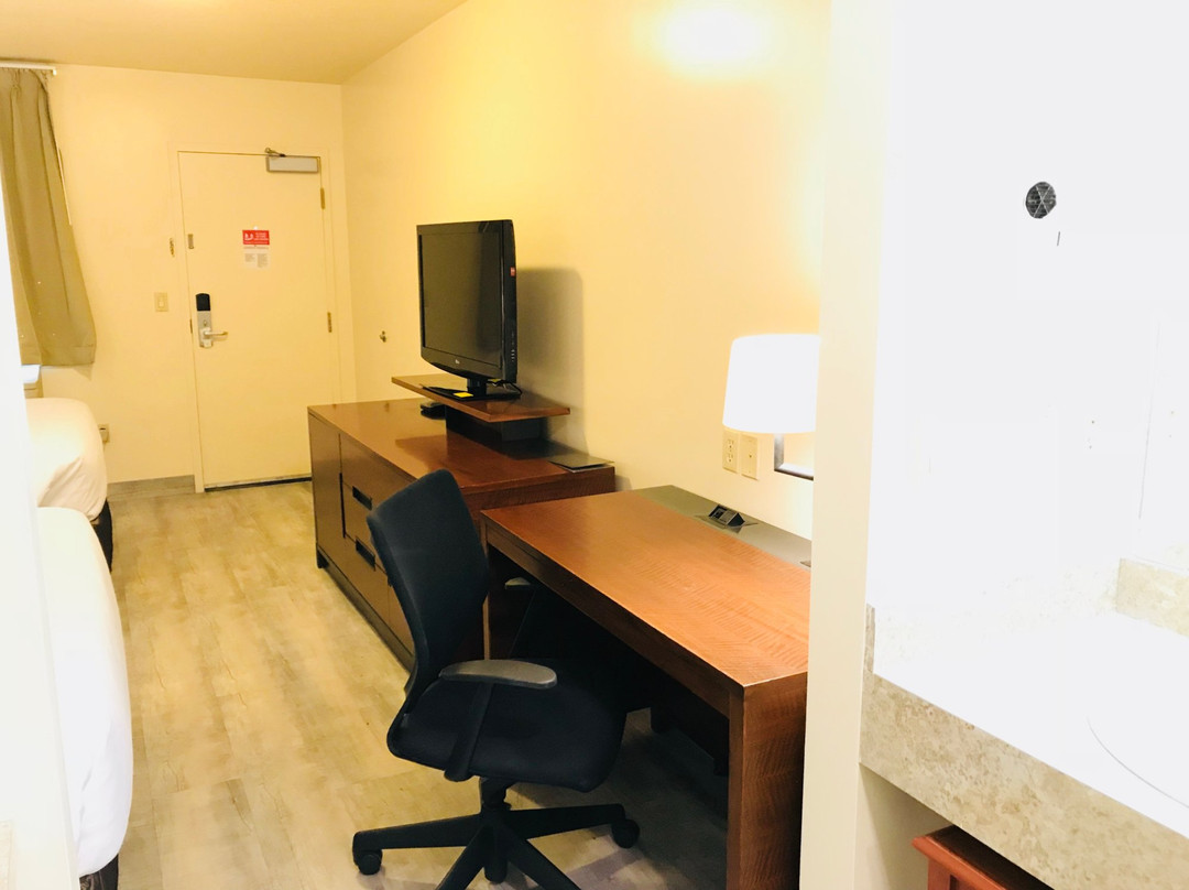 Empire Inn & Suites主图