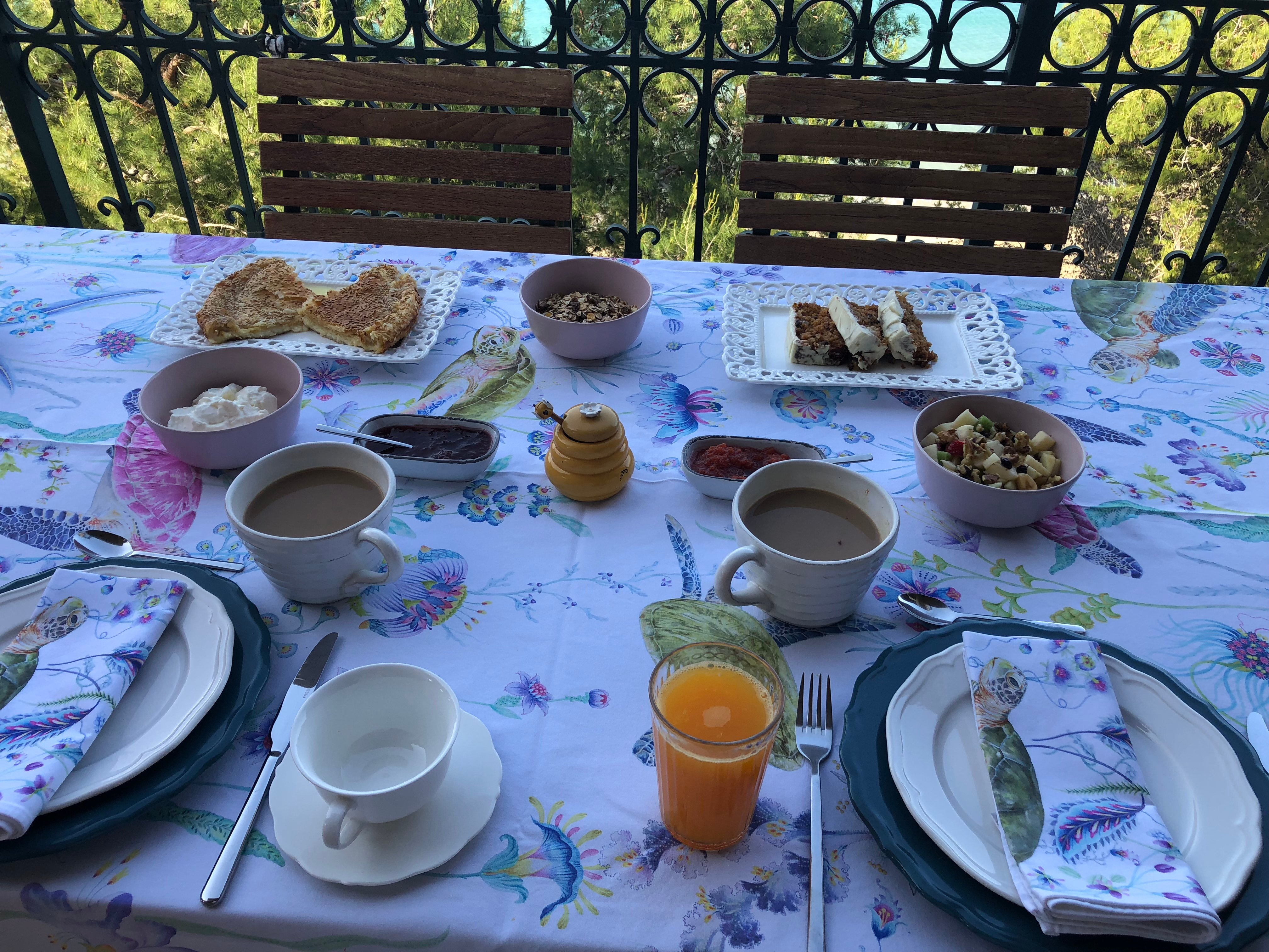 Avra Private Suites-餐饮